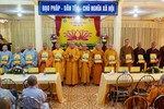 Thượng tọa Thích Tĩnh Triệt trao quyết định đến các thành viên đại diện Phật giáo khu vực VI