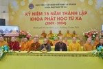 Chư tôn đức Hội đồng Điều hành, lãnh đạo các khoa và chư vị giảng viên tham dự lễ kỷ niệm - Ảnh: Bảo Toàn/BGN