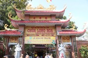 Cổng Tam quan chùa Long Hoa