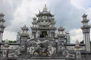 Bảo tháp Thượng tọa Thích Thông Định trong khuôn viên chùa Kỳ Viên