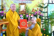 Sư cô Thích nữ Như Huệ đón nhận quyết định bổ nhiệm trụ trì chùa Nam Thiện Phật