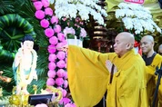 Cử hành nghi thức Tắm Phật tại chùa Giác Ngộ