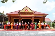 Cắt băng khánh thành Không gian văn hóa Hồ Chí Minh tại chùa Vạn Linh
