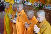 Đại đức Thích Như Quang dâng lời phát nguyện