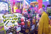 Trưởng lão Hòa thượng Thích Như Niệm thành tâm tưởng niệm Tổ khai sơn chùa Pháp Hoa (phường Đức Nhuận, TP.HCM) - Ảnh: Nguyên Tài/BGN