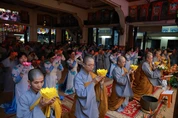 Lễ hoa đăng kỷ niệm ngày vía Bồ-tát Quán Thế Âm xuất gia