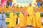 Đại đức Thích Tịnh Nghĩa đón nhận quyết định bổ nhiệm trụ trì chùa Linh Tiên trong niềm hoan hỷ