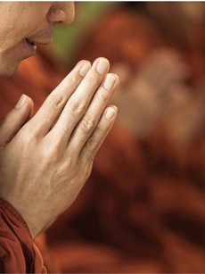 Từ bi với một người là cứu rỗi thế giới