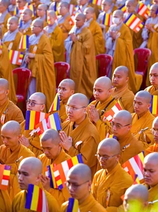 Số liệu thống kê Tăng Ni: Từ báo cáo đến thực tế và số biến động