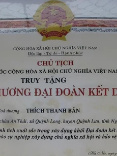 Chuyện nhà sư xứ Nghệ trồng rau dền đỏ để nhuộm cờ Đảng