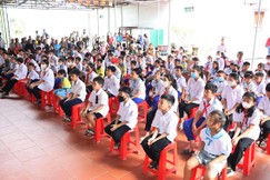 Chương trình tặng quà tiếp sức đến trường, vui Tết Trung thu tại chùa Quả và tịnh thất Bảo Minh Sơn