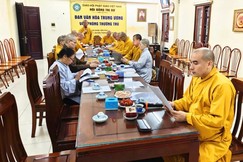 Hòa thượng Thích Thọ Lạc chủ trì phiên họp của Ban Văn hóa T.Ư