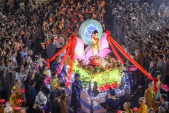 [TRUYỀN HÌNH TRỰC TIẾP] Lễ rước Phật từ tổ đình Ấn Quang đến Việt Nam Quốc Tự kính mừng Phật đản