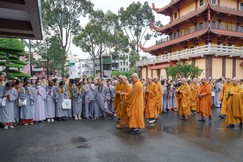 [Video] Đức Pháp chủ GHPGVN cùng các vị Trưởng lão và chư Tăng tác pháp Tự tứ