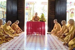 Thượng tọa Thích Giác Trí, Ủy viên Thường trực Ban Trị sự GHPGVN TP.HCM thuyết giới - Ảnh: H.Trang