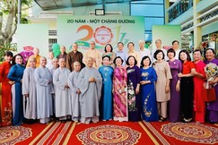 Lưu niệm tại buổi lễ kỷ niệm 20 năm thành lập Trường Mầm non Tịnh Nghiêm