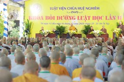 Lễ khai mạc Khóa bồi dưỡng Luật học tại chùa Huệ Nghiêm (P.An Lạc, TP.HCM) - Ảnh: Nguyên Tài/BGN