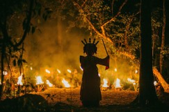 Một phân cảnh trong phim “Hema Hema: Hãy hát cho tôi một khúc ca khi tôi chờ đợi” của Kyentse Norbu