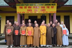 Ban Trị sự đã trao quyết định chuẩn y nhân sự cho 12 ban chuyên môn trực thuộc Ban Trị sự Phật giáo tỉnh