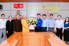 Ban Trị sự Phật giáo tỉnh chúc mừng tại P.Sầm Sơn