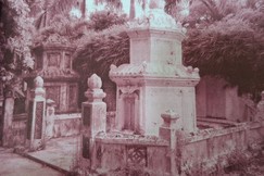 Tháp Đại sư Phổ Bảo tại vườn chùa Chúc Thánh