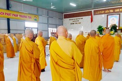 Tăng Ni xã Củ Chi, Tân An Hội, Thái Mỹ, An Nhơn Tây, Nhuận Đức, Phú Hòa Đông, Bình Mỹ Bố-tát, tụng giới tại chùa Pháp Thành 