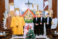 Ban Trị sự GHPGVN tỉnh Thanh Hóa chúc mừng Giáng sinh 2025 tại Tòa Giám mục Giáo phận Thanh Hóa