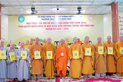 Ban Giám hiệu Trường Trung cấp Phật học TP.Cần Thơ gồm 14 vị do Thượng tọa Thích Bình Tâm làm Hiệu trưởng