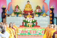 Hòa thượng Thích Bảo Nghiêm sách tấn hành giả an cư tại hạ trường chùa Khải Nam