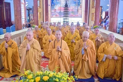 Chư Tăng, Ni liên phường Tân Định, Sài Gòn, Bến Thành, Cầu Ông Lãnh (TP.HCM) cùng nhau về tổ đình Vạn Thọ (P.Tân Định, TP.HCM) thực hiện nghi thức tác pháp Tự tứ, khánh tuế chư vị tôn túc Hòa thượng - Ảnh: Quảng Đạo/BGN