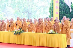 Chư tôn đức lãnh đạo Giáo hội, Ban Trị sự GHPGVN tỉnh Thanh Hóa tham dự Lễ tưởng niệm, cầu siêu tại Nghĩa trang Liệt sĩ Quốc tế Đồng Tâm