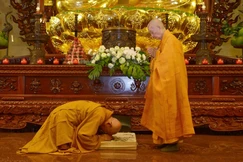 [VIDEO] Tại sao Tăng (Ni) phải làm lễ Tự tứ sau ba tháng an cư?