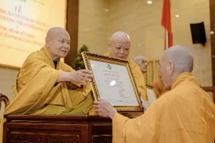 [Video] Ban Trị sự GHPGVN TP.HCM trao Giáo chỉ tấn phong giáo phẩm đến 196 vị Tăng Ni