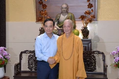 [Video] Bí thư Thành ủy TP.HCM Trần Lưu Quang chúc Tết Đại lão Hòa thượng Thích Trí Quảng