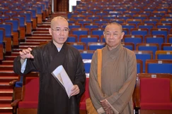 Hòa thượng Thích Từ Nghiêm, Ủy viên Hội đồng Trị sự, Trưởng ban Trị sự GHPGVN TP.Đà Nẵng, Trưởng ban Tổ chức và Thượng tọa Thích Thông Đạo (bên trái), Ủy viên Hội đồng Trị sự, Phó Trưởng ban Thường trực Ban Trị sự GHPGVN thành phố, Phó Trưởng ban Tổ chức Đại hội đại biểu Phật giáo TP.Đà Nẵng lần thứ I, nhiệm kỳ 2026-2031