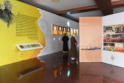 Một góc không gian triển lãm “45 năm Giáo hội Phật giáo Việt Nam: Phát triển cùng đất nước - Bước vào kỷ nguyên mới" tại sảnh Việt Nam Quốc Tự - Ảnh: Thế Phong