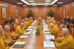 Ban Thường trực Hội đồng Chứng minh xem xét việc tấn phong giáo phẩm do Ban Thường trực Hội đồng Trị sự GHPGVN đệ trình theo quy định của Hiến chương - Ảnh: Báo Giác Ngộ