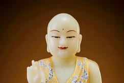 Lần đầu tiên cung rước tượng Phật ngọc bảo tướng sơ sanh trong Lễ rước Phật tối 8-4 âm lịch tại TP.HCM
