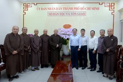 Phái đoàn Ban Thường trực Ban Trị sự GHPGVN TP.HCM tại Trụ sở Sở Dân tộc và Tôn giáo TP.HCM - Ảnh: Bảo Toàn/BGM