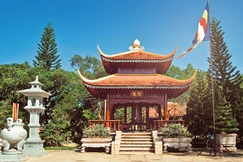 Tháp chuông tại thiền viện Thường Chiếu