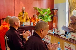 Thượng tọa Thích Huệ Khai, Ủy viên Thường trực Hội đồng Trị sự, Trưởng ban Trị sự GHPGVN TP.Đồng Nai chủ trì phiên họp