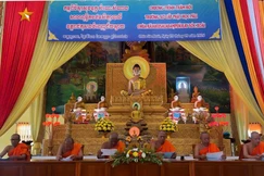 Chư tôn đức Hội Đoàn kết Sư sãi yêu nước tỉnh An Giang thăm Trường Trung cấp Phật học Nam tông Khmer Kiên Giang
