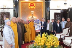Đoàn Ban Trị sự Phật giáo tỉnh Lâm Đồng chúc Tết lãnh đạo Ủy ban Nhân dân tỉnh 