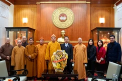 Phái đoàn chư tôn đức GHPGVN chúc Tết tại Ủy ban Trung ương MTTQVN 