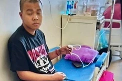 Nhà nghèo, con bị ung thư xương