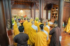 Đảnh lễ Hòa thượng Thích Thiện Nhơn tại chùa Quốc Ân Khải Tường