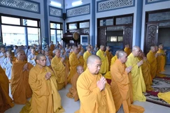 Môn đồ pháp quyến thành kính tưởng niệm Hòa thượng Thích Minh Phước