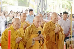 Chư tôn giáo phẩm chứng minh cử hành nghi thức truyền thống