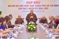 Hòa thượng Thích Lệ Trang, Trưởng ban Tổ chức Đại hội đại biểu Phật giáo TP.HCM lần thứ I chủ trì buổi họp báo thông tin về đại hội - Ảnh: Quảng Đạo/BGN