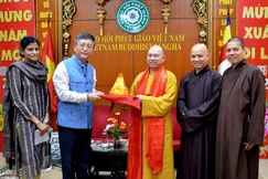 Thượng tọa Thích Đức Thiện tiếp ông Đại sứ Đặc mệnh toàn quyền Cộng hòa Ấn Độ tại Việt Nam